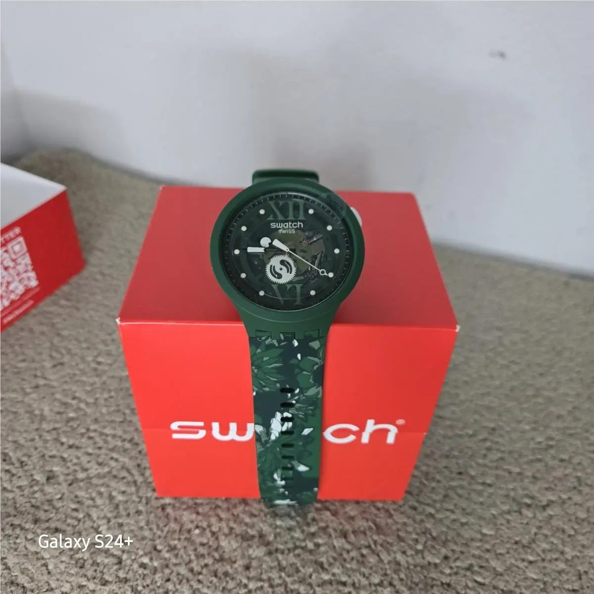 Never Worn Swatch Special 2022 Big Bold SB05G104 Camo Flower Green Watch