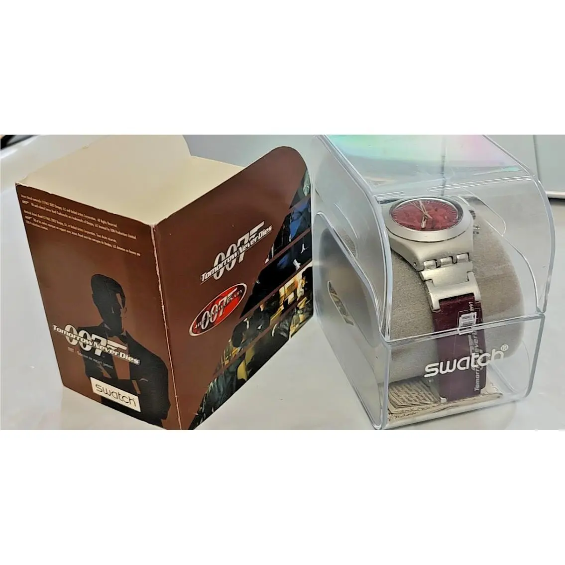 Swatch James Bond 007 SUEB400 Tomorrow Never Dies Chronograph Rare