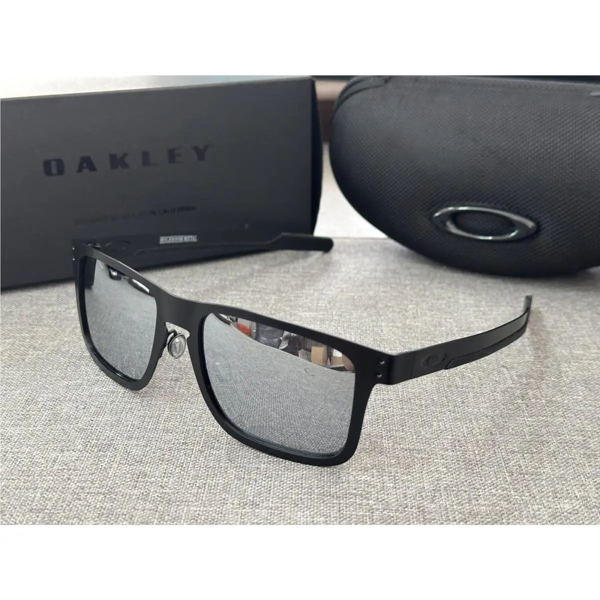 Holbrook Metal Motogp Sunglasses OO4123 Matte Black/prizm black+silvery by Oakley