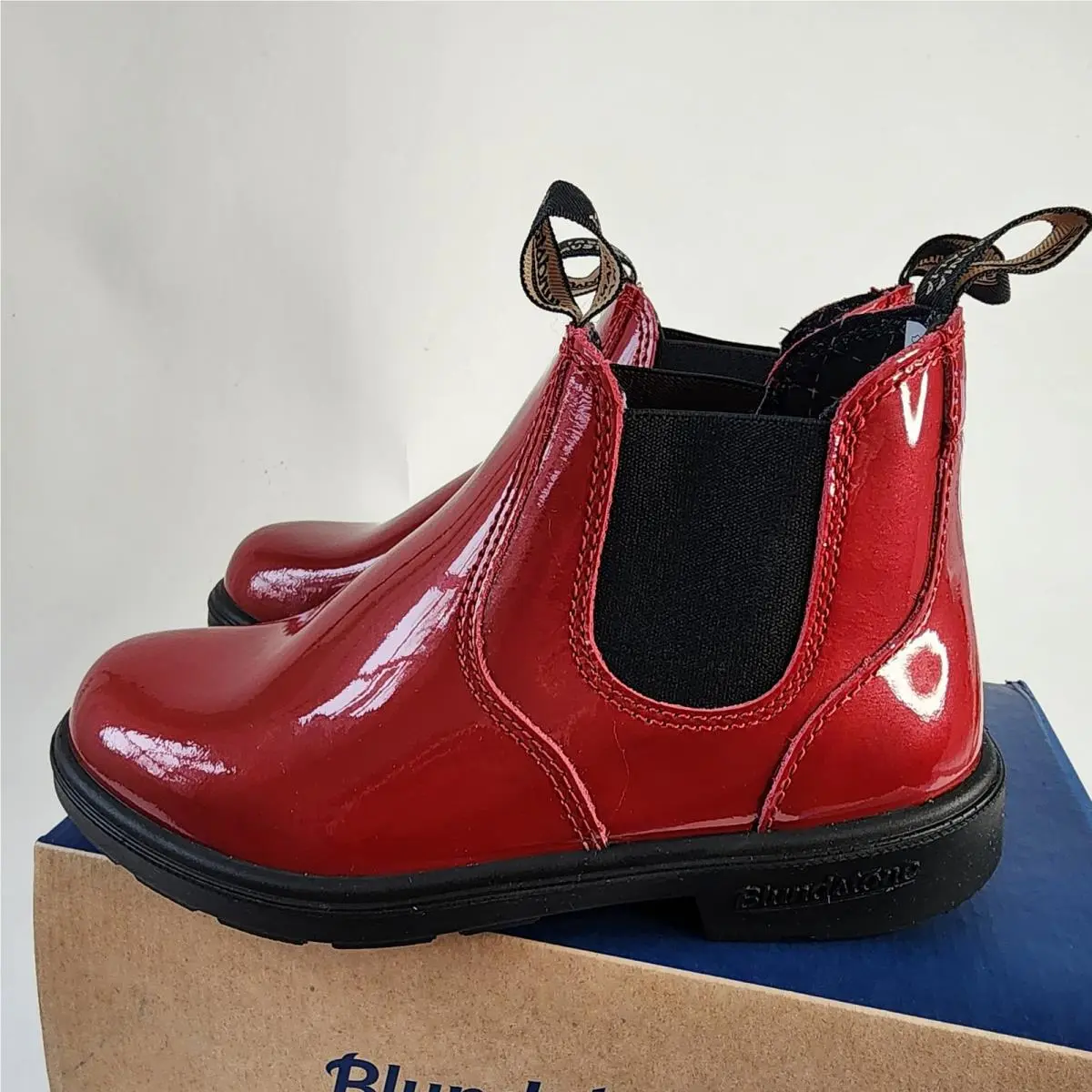 Blundstone shoes - Red 3