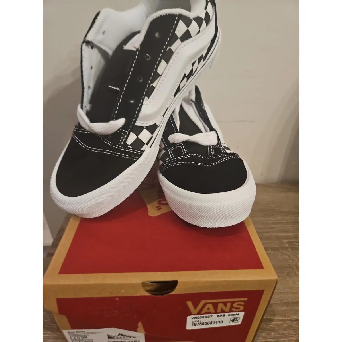 Old Skool Boys Kids Size 4 Black/white Checkerboard Shoes Lace-up Sneakers by Vans