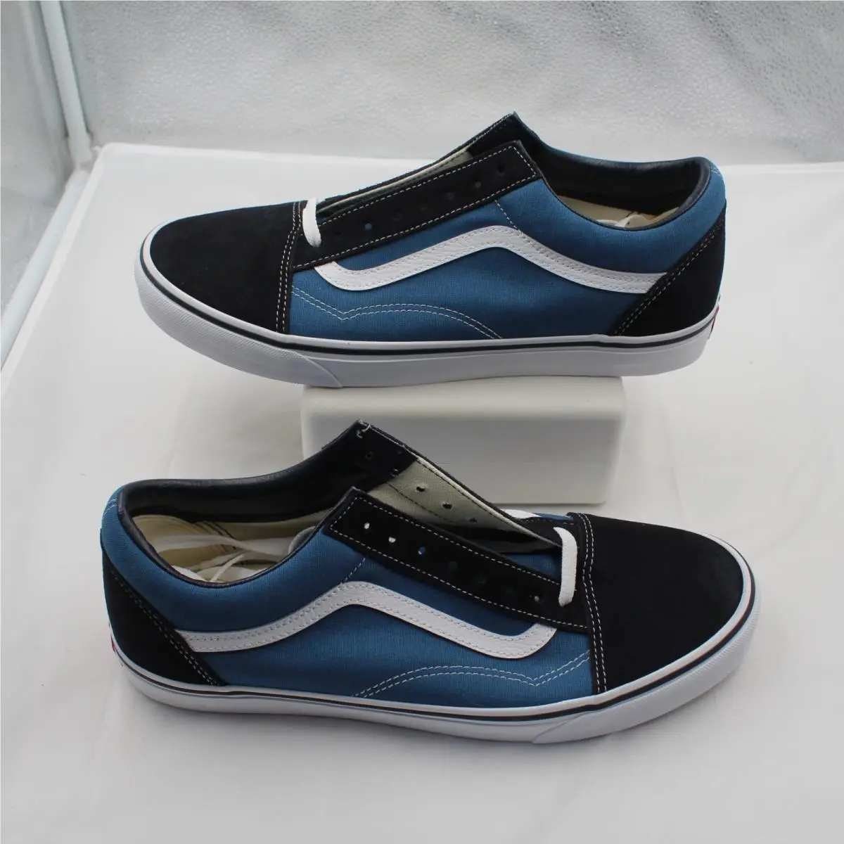Old Skool Navy Blue White Sneakers Men`s Size 11.5 Suede Canvas Classic by Vans
