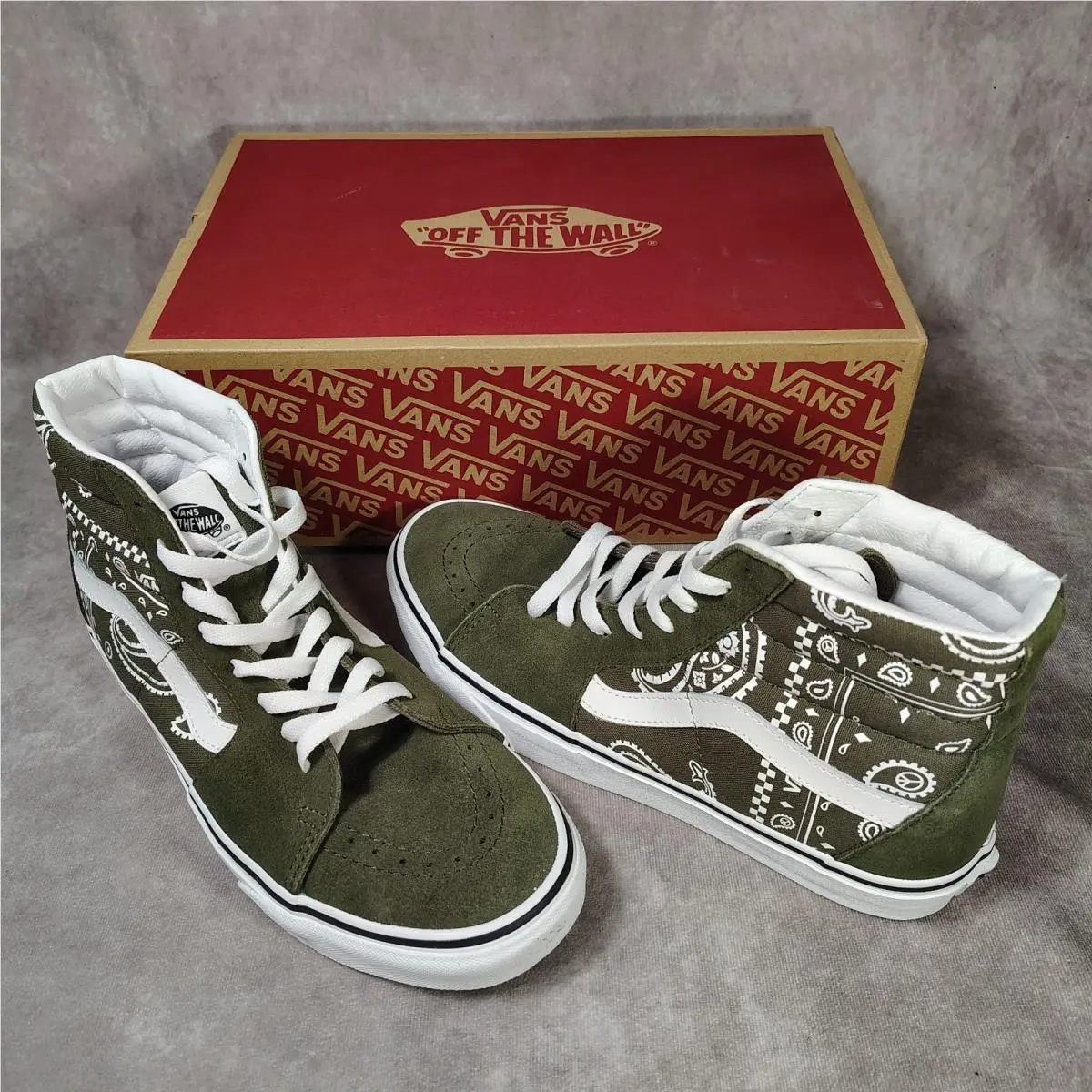 SK8 Hi Paisley Olive Green Size 10 by Vans