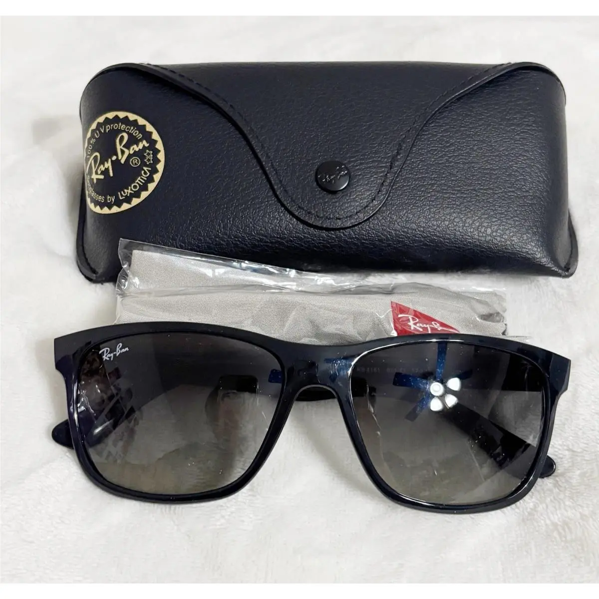 Ray-ban Black with Light Gray Gradient Lens Sunglasses and Case RB4181