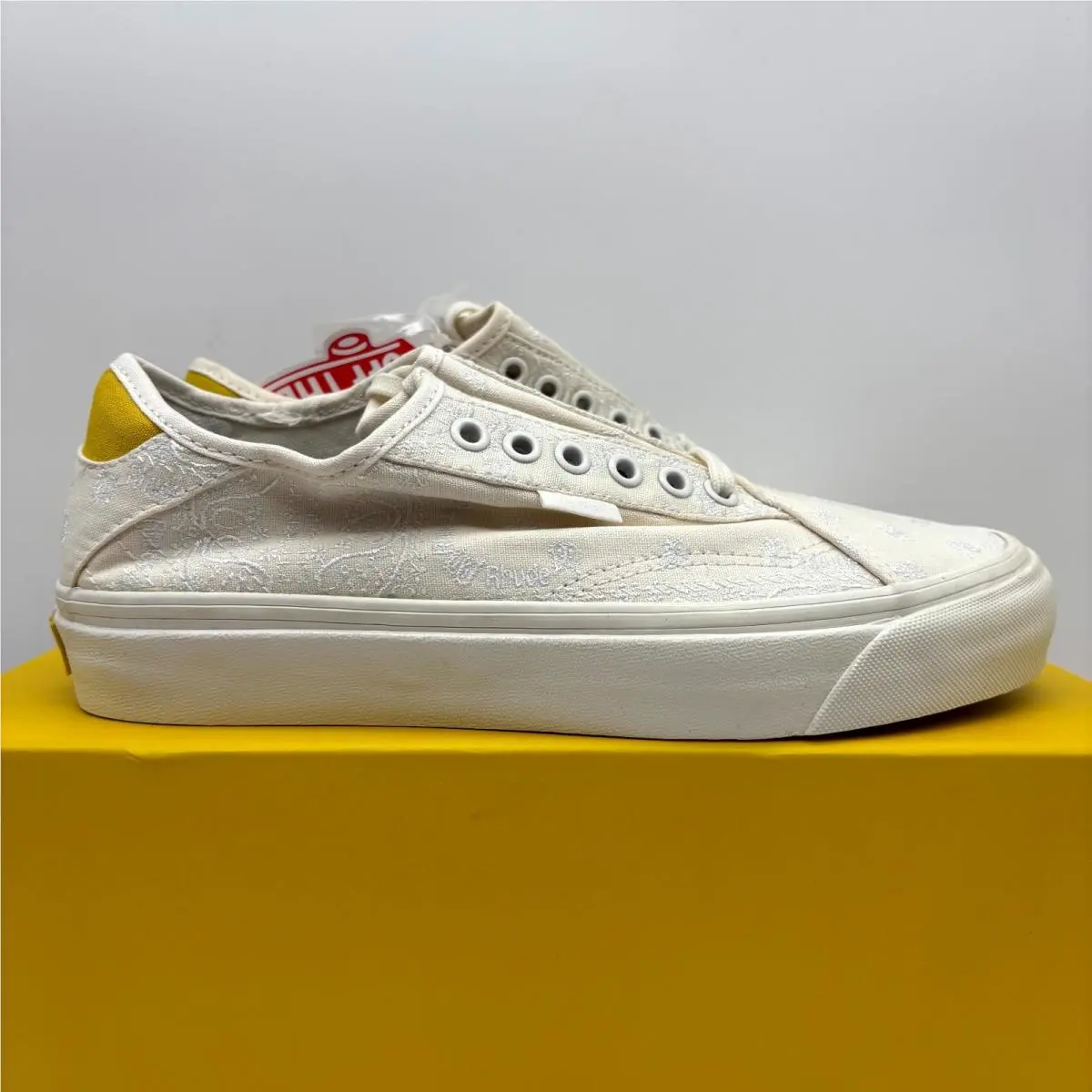 Diamo Ni Rhude White Embroidered Athletic Shoes Size 7 Men`s VN0A3TKD2F6 by Vans