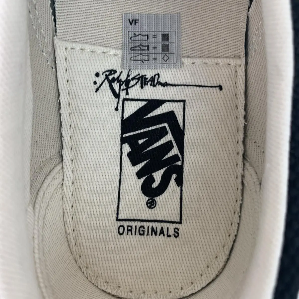 Vans shoes - Vans Og Classic Slip on - VN0A45JKVQL - White 12