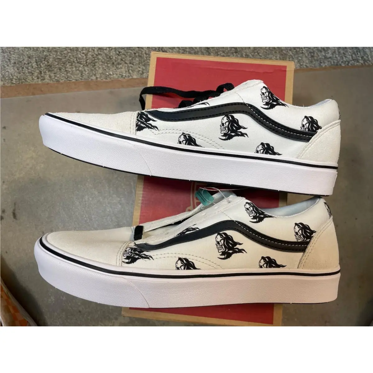 Vans shoes - VANS Old Skool - Old Skool - VN0A3WMA1RU - White 2