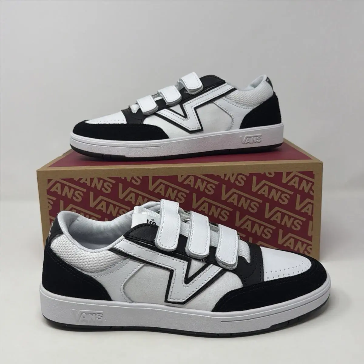 Lowland CC V Black True White Sneakers Womens 8 Men 6.5 Store Model by Vans
