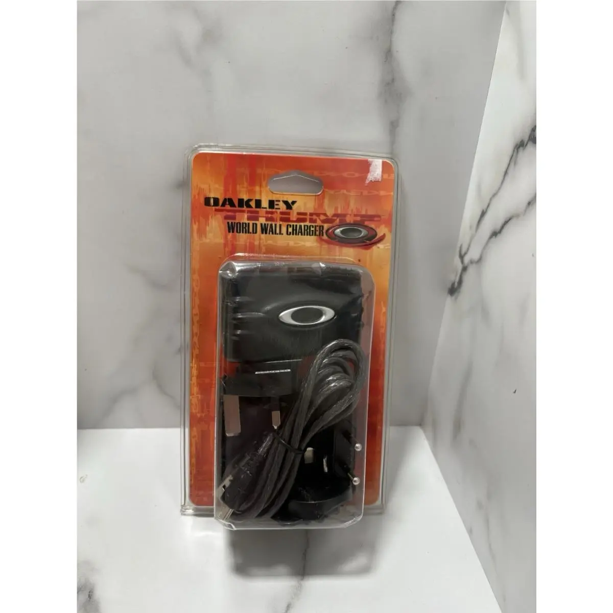 Thump Universal World Wall Charger Nip by Oakley