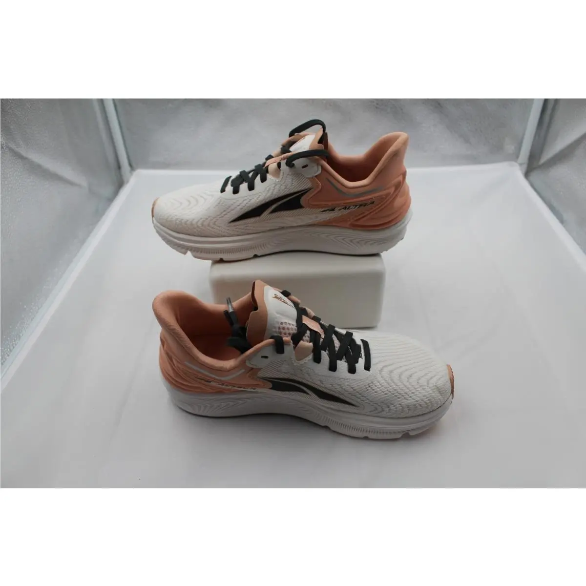 Altra shoes - Altra Torin - Torin - AL0A7R78110-055 - White 2