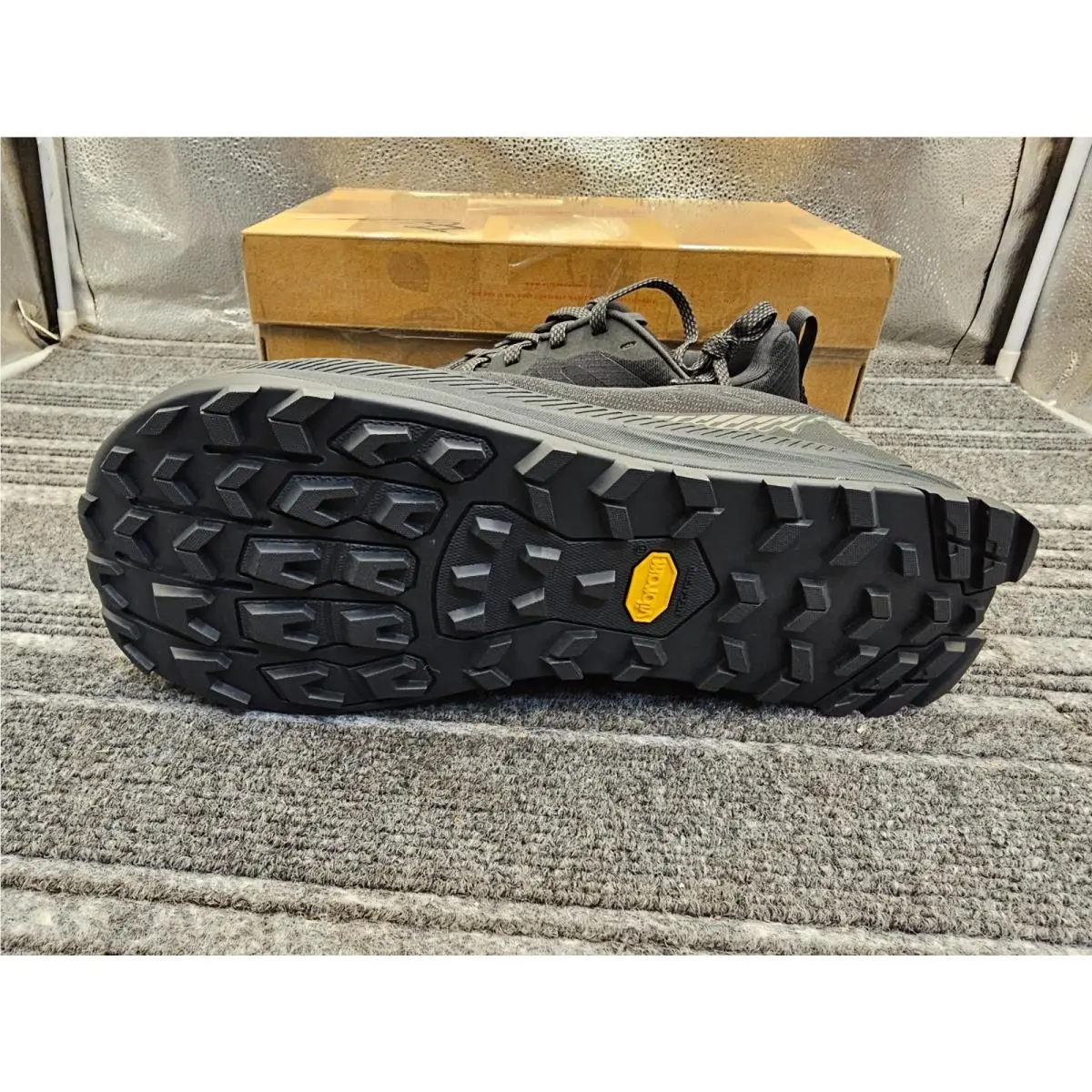 Altra shoes - Lone Peak 9+ - Lone Peak - AL0A85RG000-110 - Black (UPC: 197642817568) 1
