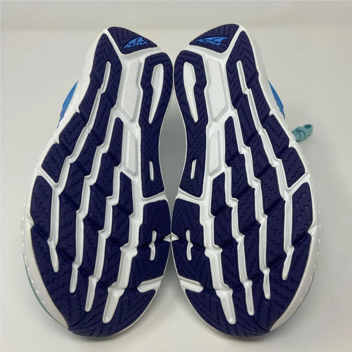 Altra shoes - White (UPC: 196573088955) 2