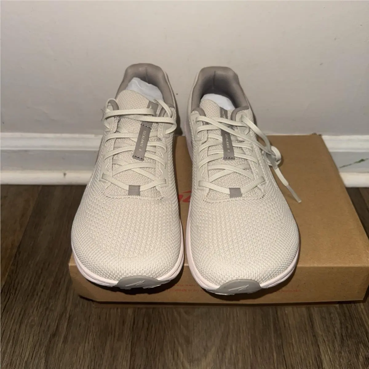 Altra shoes - Escalante 4 - Escalante - Tan (UPC: 198266715322) 0