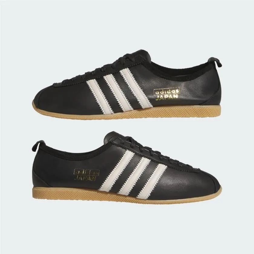 Adidas shoes - Core Black / Alumina / Gold Metallic