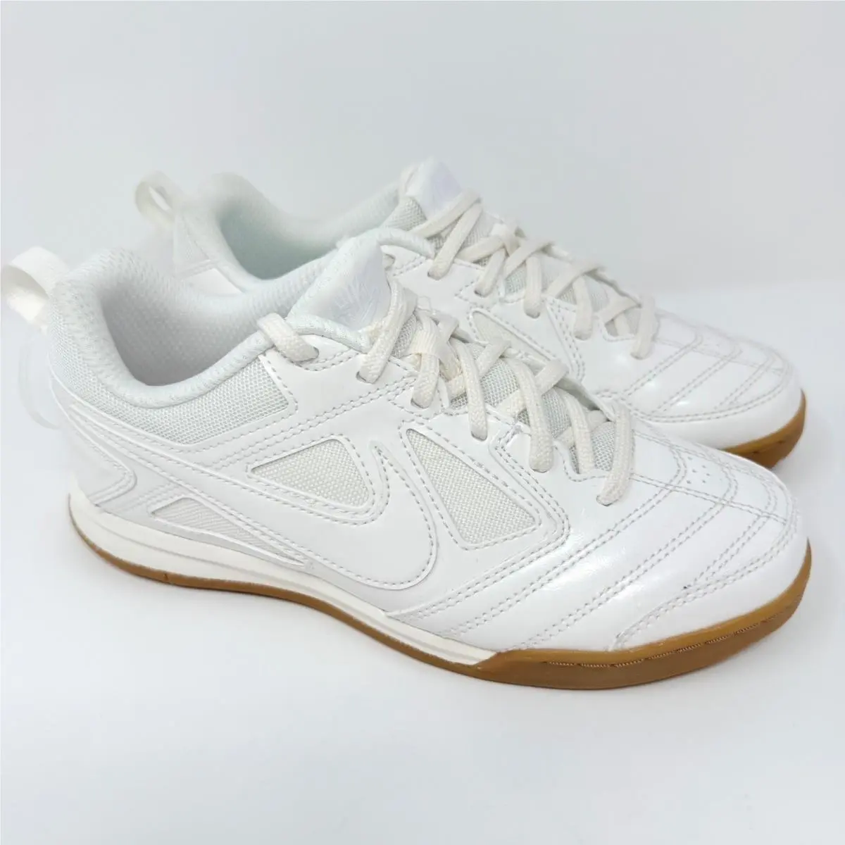 Nike Jr Bravata II IC Kids Size 4Y Indoor Soccer Shoes White Gum 117084-100
