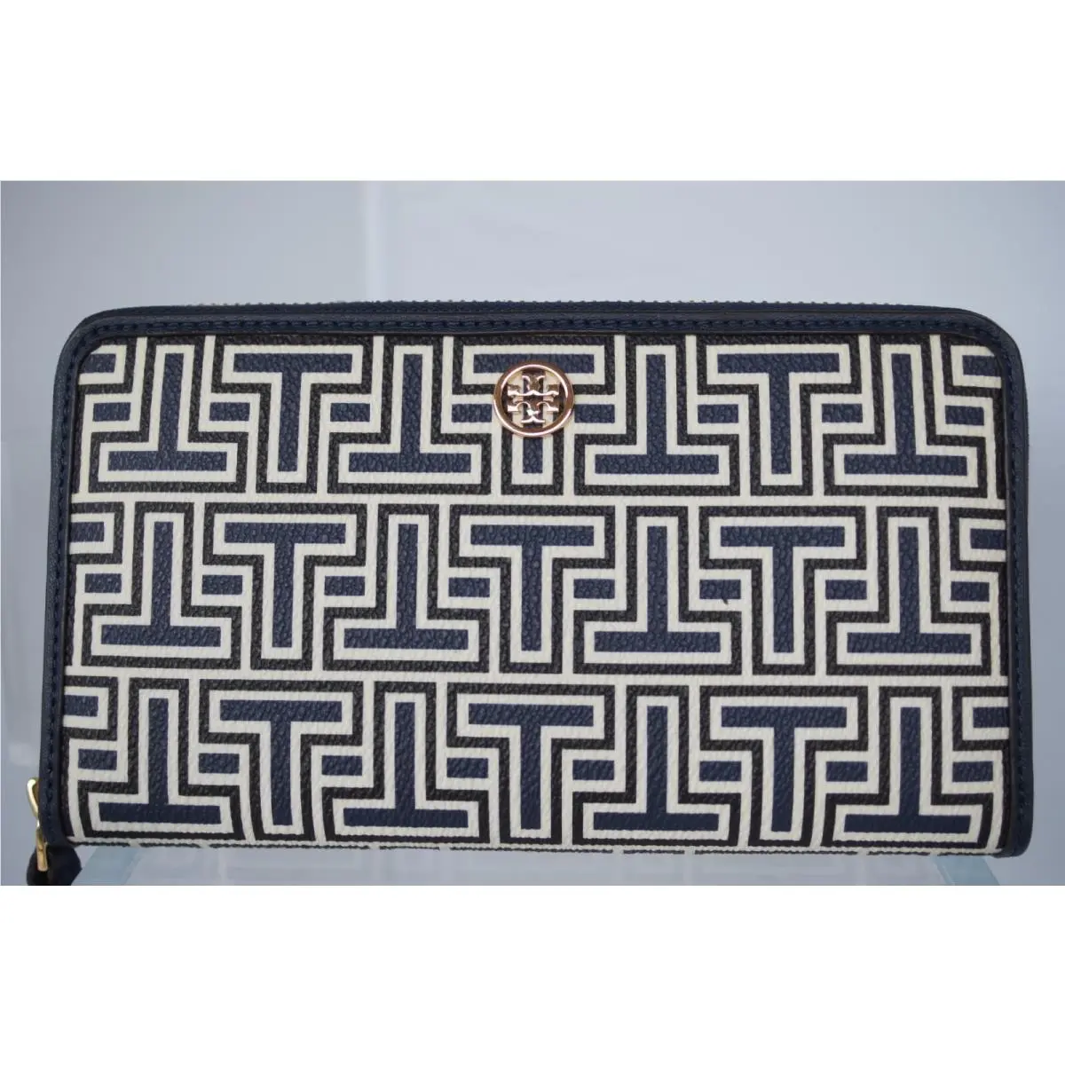 Tory Burch Women`s Wallet Parker Geo T Zip Continental Clutch