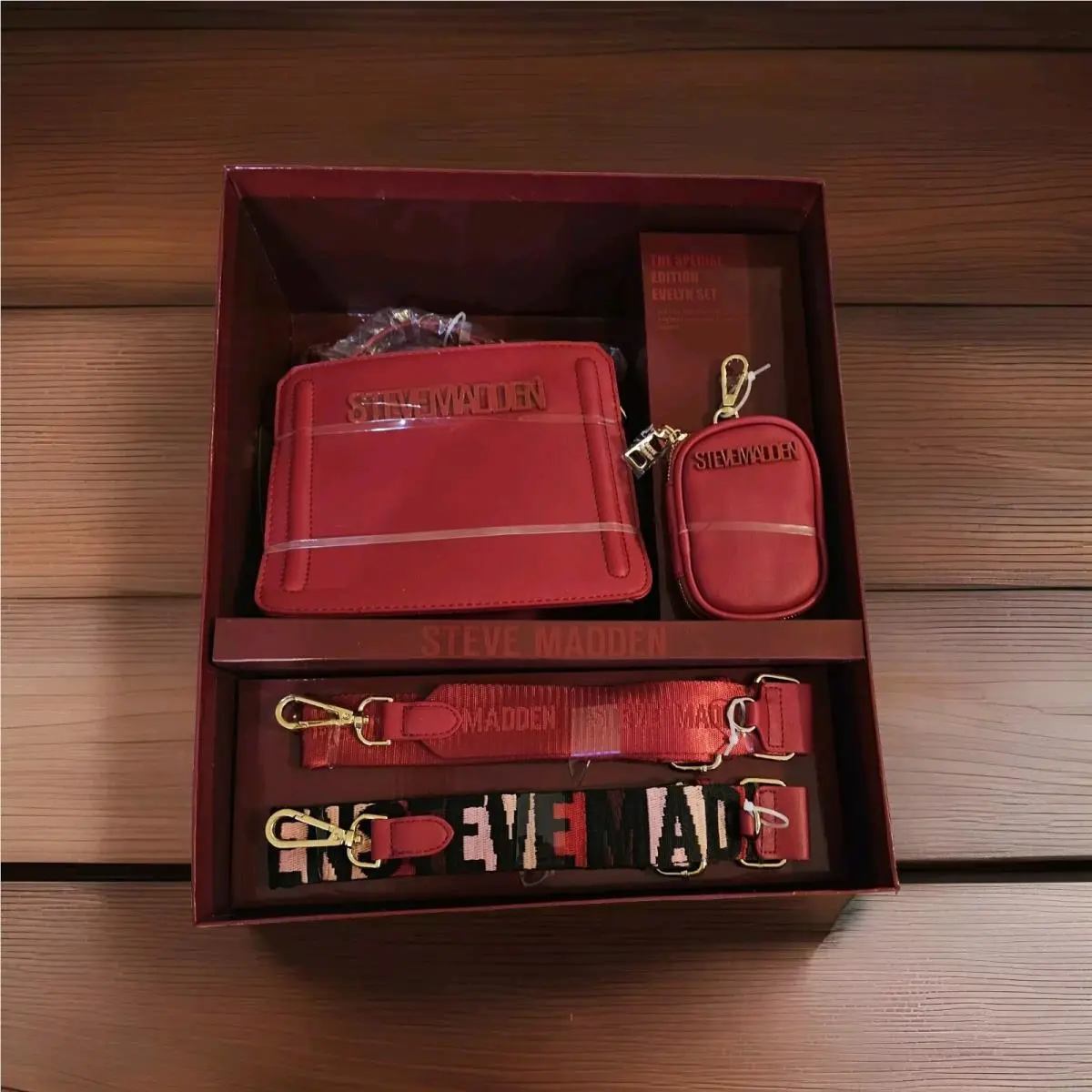 Steve Madden Evelyn Gift Set Red Crossbody Bag 3 Straps Pouch