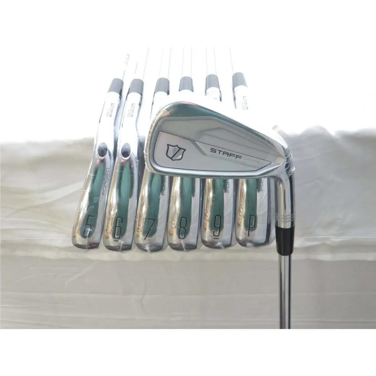Wilson Staff Model CB Iron Set 4-PW Dynamic Gold Mid S300 Stiff Flex Steel