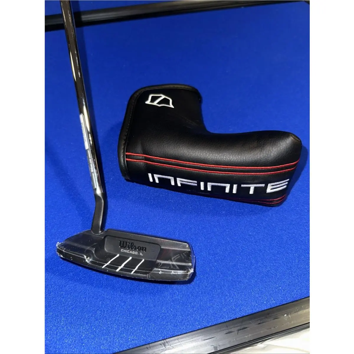 Wilson Staff Golf Infinite 24 Michigan Avenue Putter 35 Inch with Head Cover