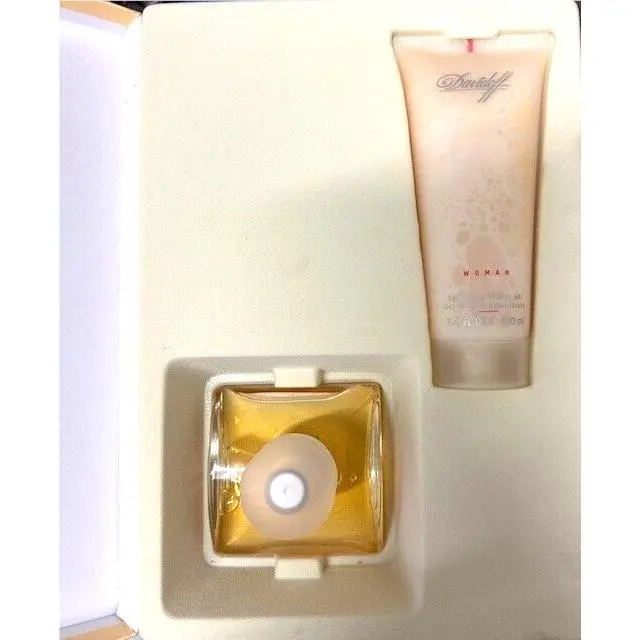 Good Life Woman Zino Davidoff 2pc Set 1.7 oz Eau de Parfum 3.4 oz Shower Gel
