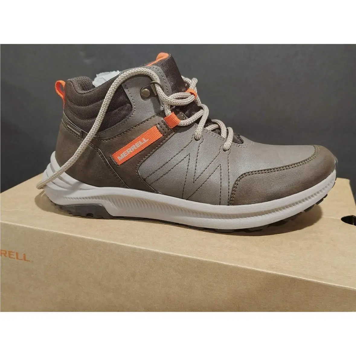 Size 2 Merrell Big Boys Greylock Waterproof Brown Boots