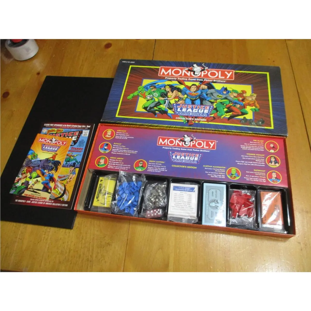 Monopoly Justice League of America Collector`s Edition 1999 Items Ins