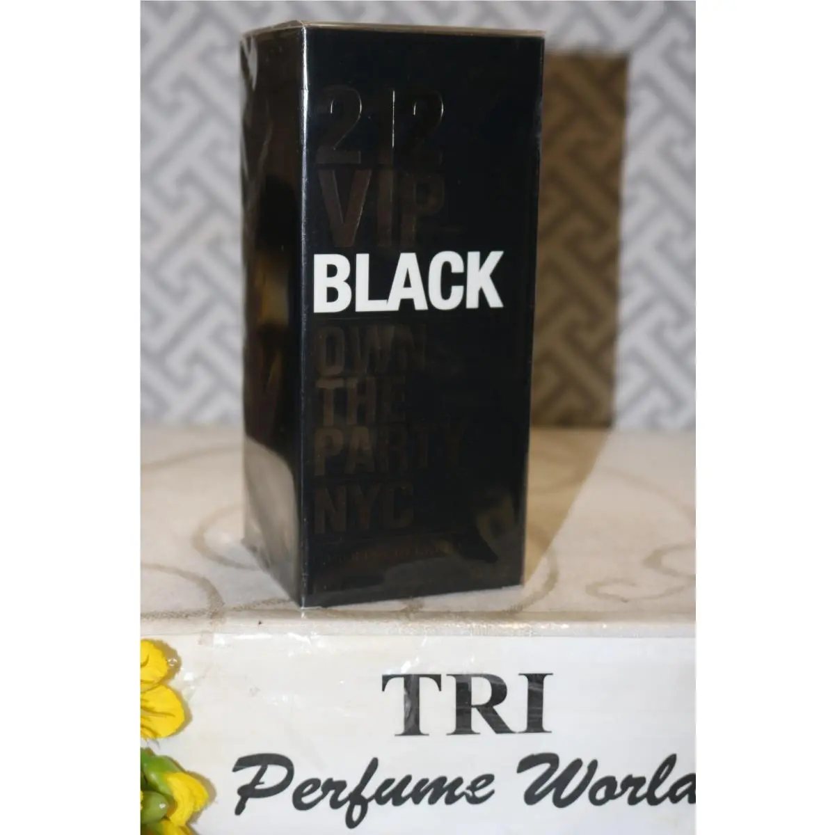 212 Vip Black Own The Party Nyc  Eau de Parfum Men Spray 3.4 oz by Carolina Herrera