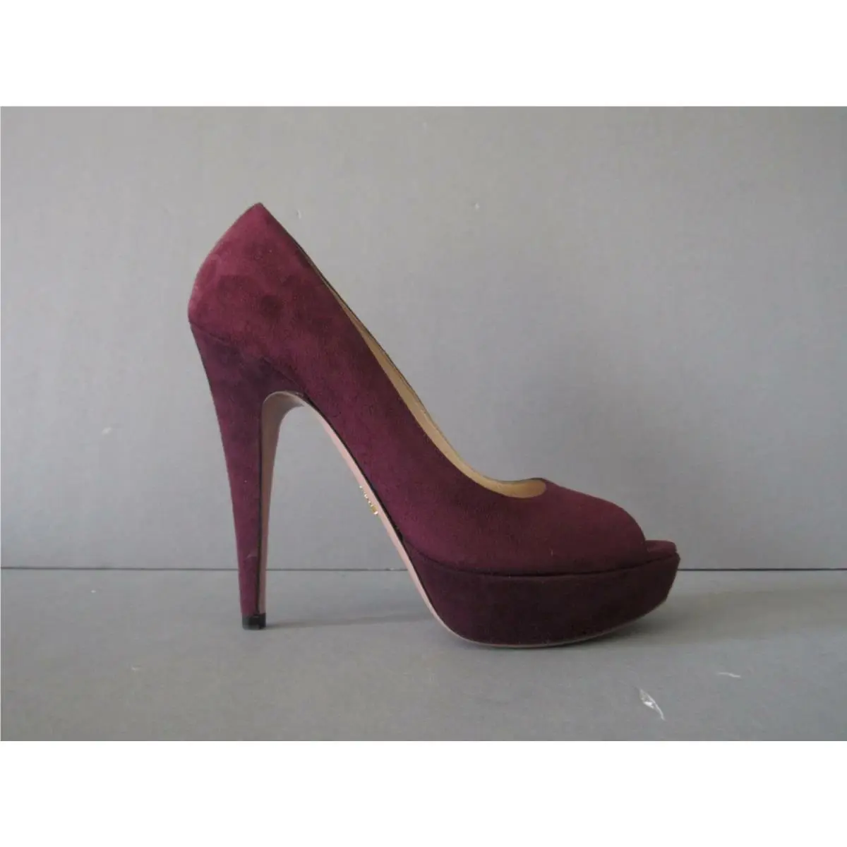 Prada 39 Burgundy Suede Peep Toe Platform Pumps Heels Shoes