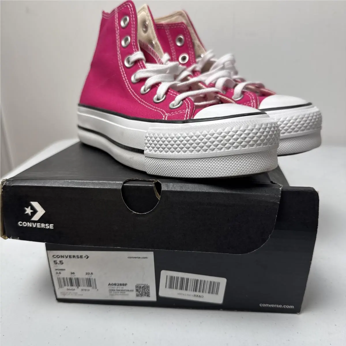 Size 5.5 -  Women’s Pink Chuck Taylor All Star Hi AO88288F W/box by Converse
