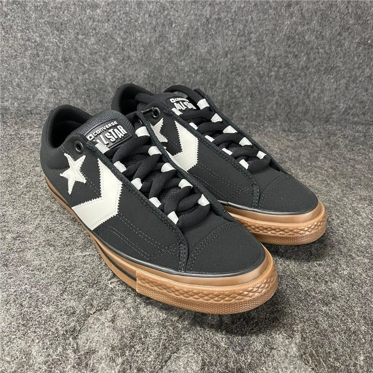 Star Player Puff Ox Sneaker Unisex Size M11/W12.5 Black/white by Converse