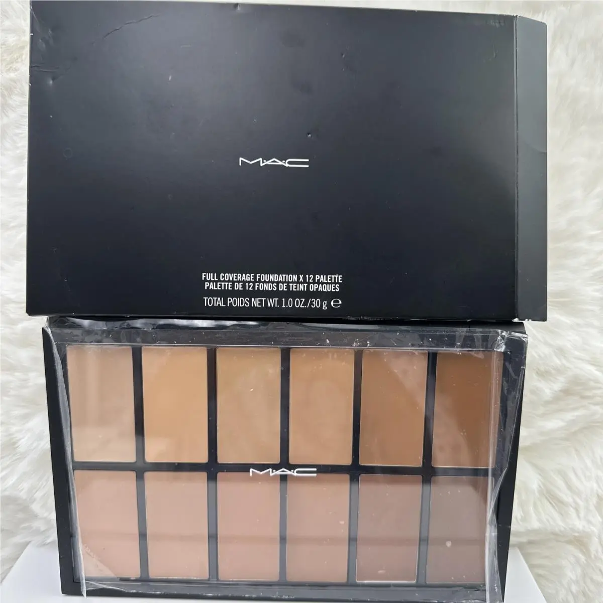 Mac Cosmetics Full Coverage Foundation x 12 Palette 1.0 oz / 30 g -nib