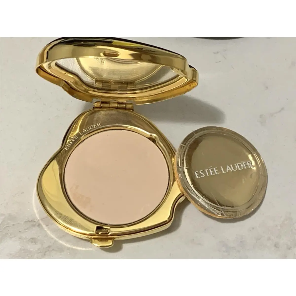 Estee Lauder Golden Delicious Compact Lucidity - 06 Transparent m5 by Estée Lauder