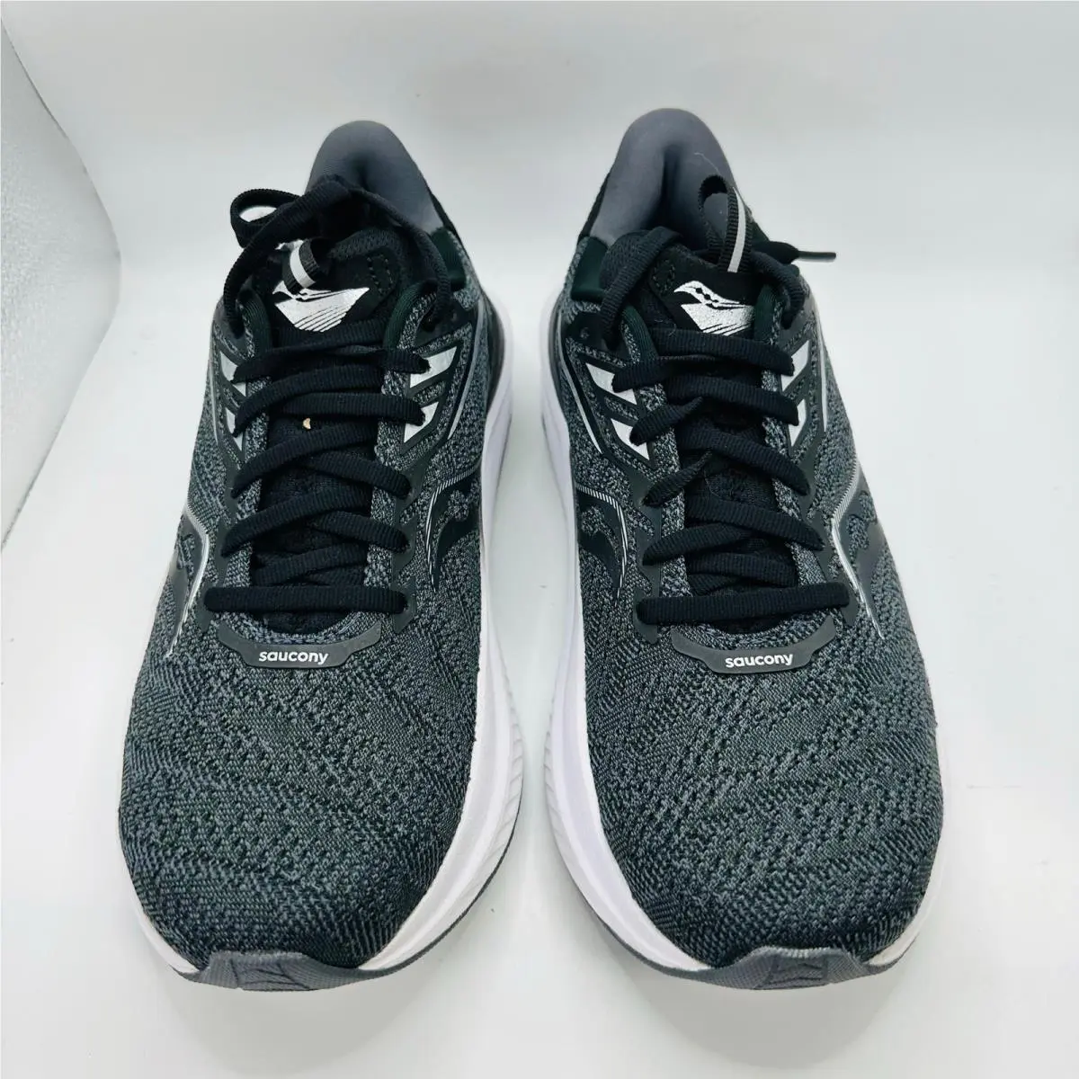 Saucony shoes - Black 2
