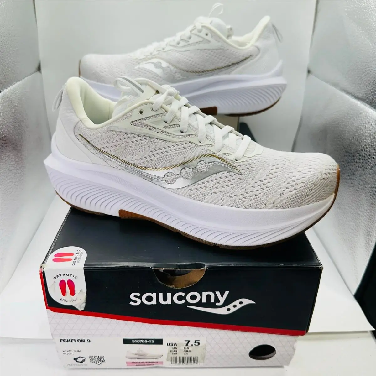 Saucony Echelon 9 White Gum Running Shoes Women`s Size 7.5 B Medium