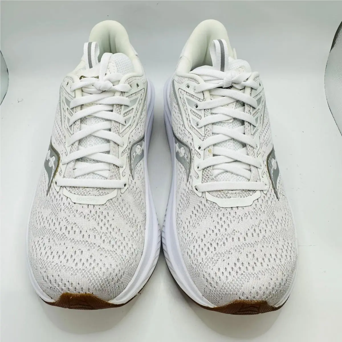 Saucony shoes - White 2