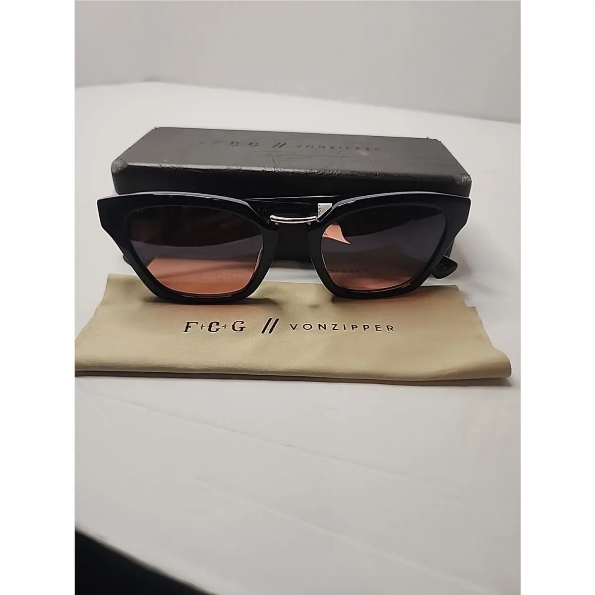 Vonzipper Jinx Sunglasses Black with Rose Amber Gradient Lenses Cat Eye