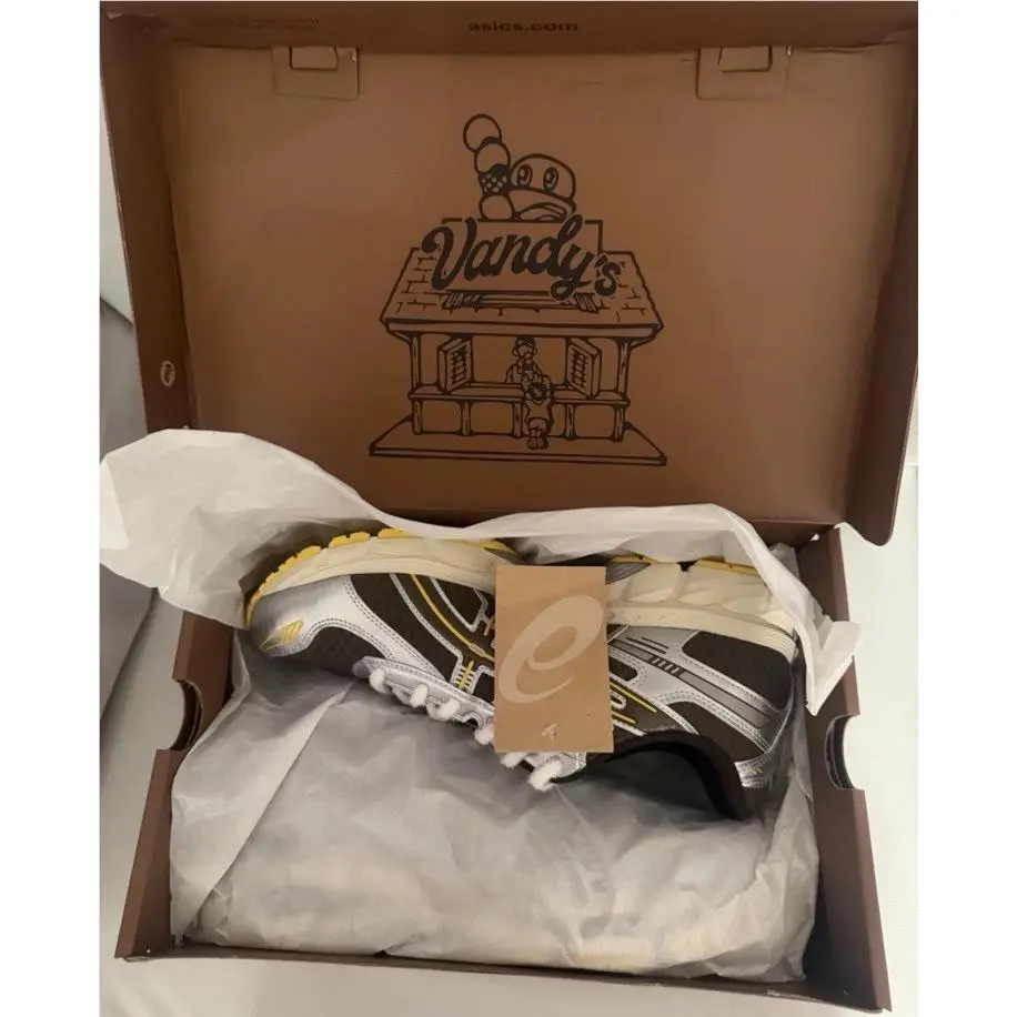 Asics shoes - ASICS Gel Kayano - Gel Kayano - 1203B302-200 - Brown 0