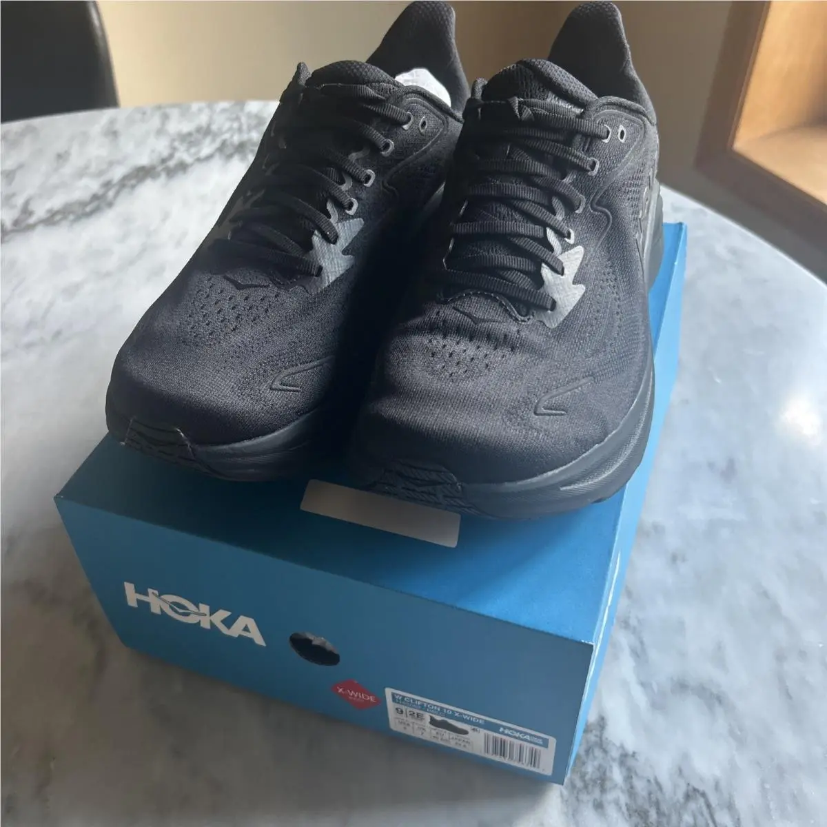 Hoka Women’s Clifton 10 X-wide Running Sneaker Black 1162052/BBLC Sz 9-2E