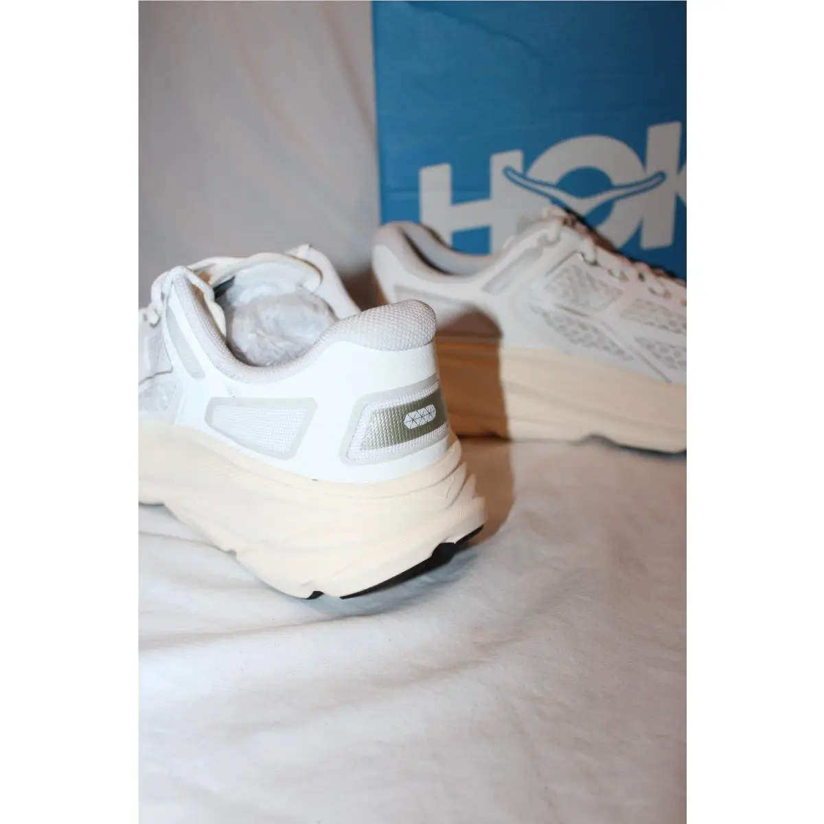 Hoka shoes - one9 - Ivory 3