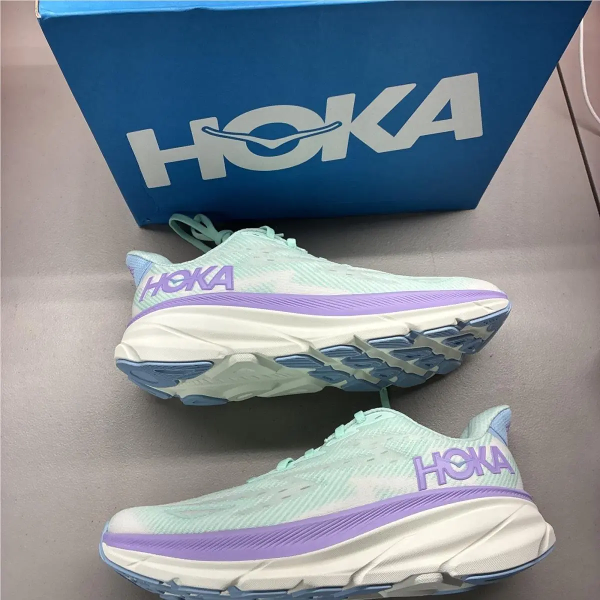 Hoka One One Clifton 9 Sunlit Ocean 1127896-SOLM Women’s Size 9.5