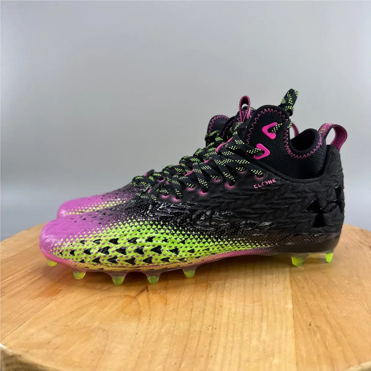 Under Armour shoes - Under Armour Spotlight Clone MC LE - 3026334-002 - Purple 1