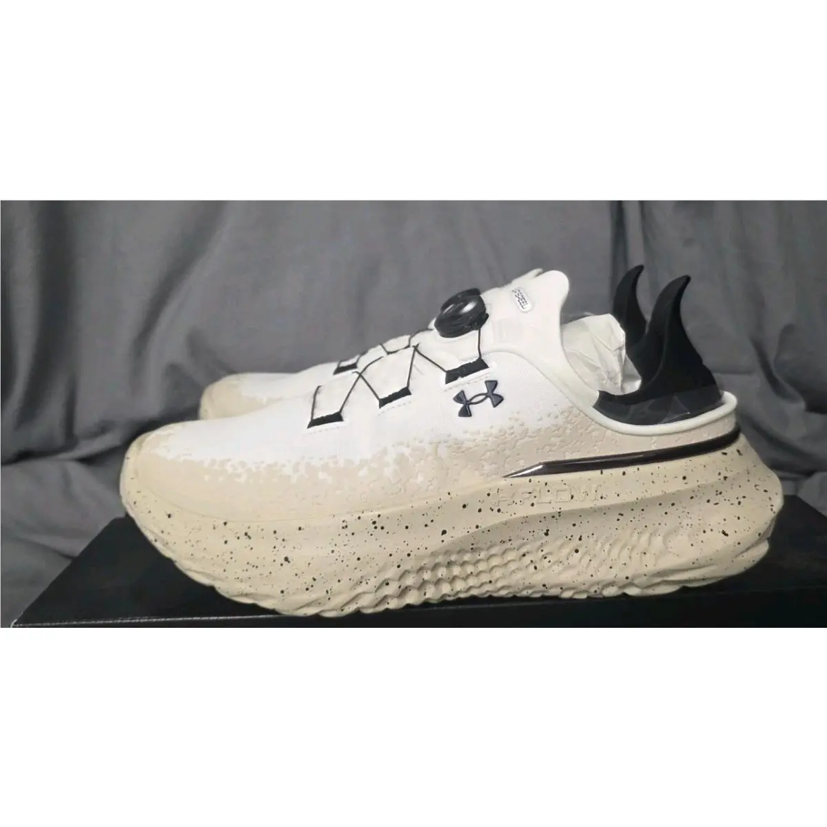 Under Armour Slipspeed Mega Boa Shoes White Sandstorm 3028539-110 Men SZ 15