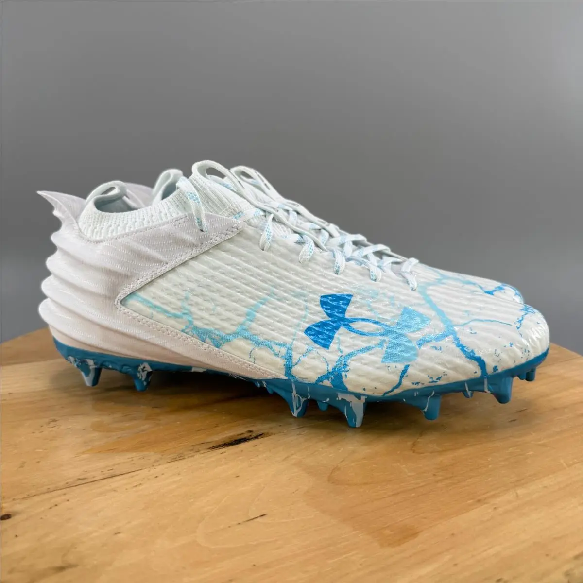 Under Armour Blur Smoke 2.0 MC LE AA Mens Size 9 Football Cleats Ice White