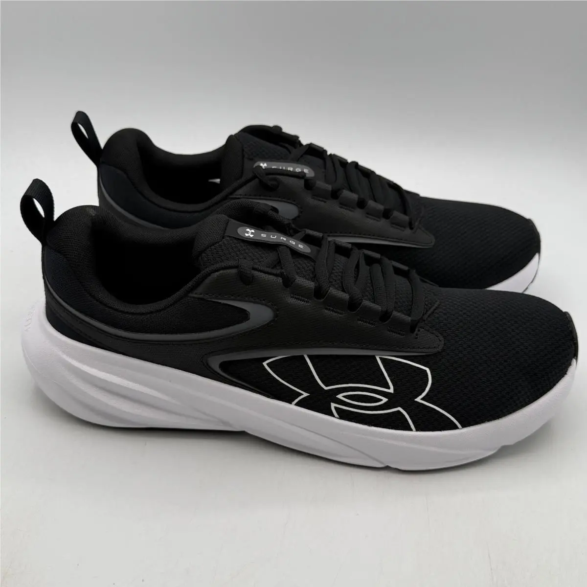 Under Armour UA Surge 5 Shoes Mens Size 12 Black White Running 3027900-001