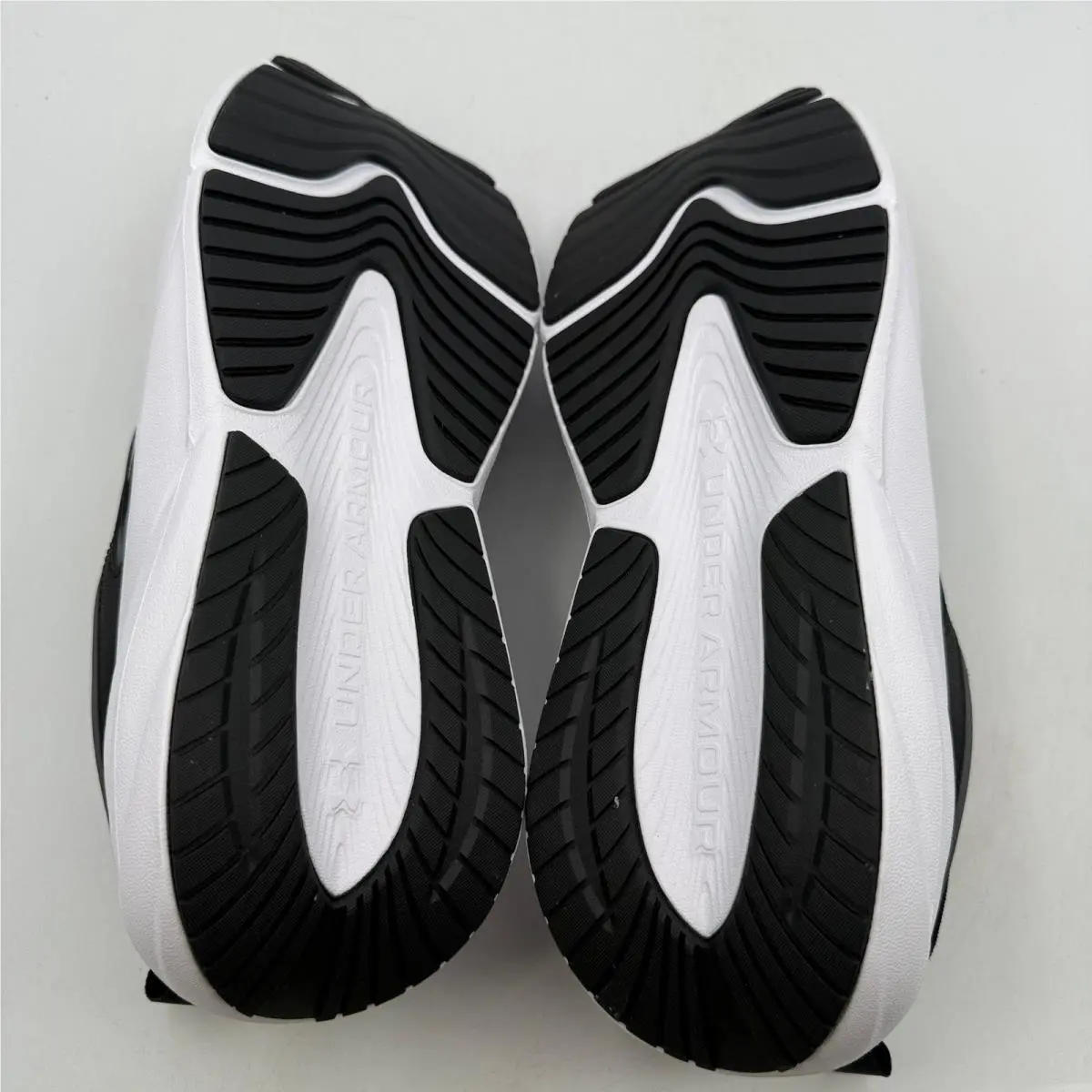 Under Armour shoes - UA Surge 5 - Surge - Black 4
