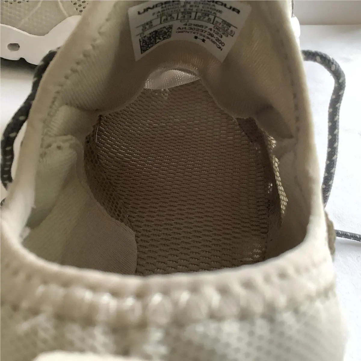 Under Armour shoes - Under Armour Micro G Kilchis - 3023739-200 - Ivory 9
