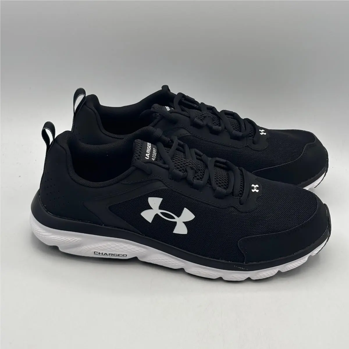 Under Armour Charged Assert 9 Shoes Mens Size 10 4E Black White 3024857-001