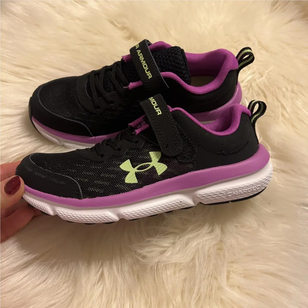 Bnob Under Armour Girls Black/ Purple Running Shoes 3Y = 22cm = Eur 35