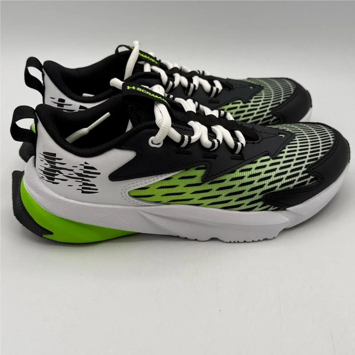 Under Armour UA Bgs Scramjet 7 Shoes Boys Size 4Y White Green 3026927-100