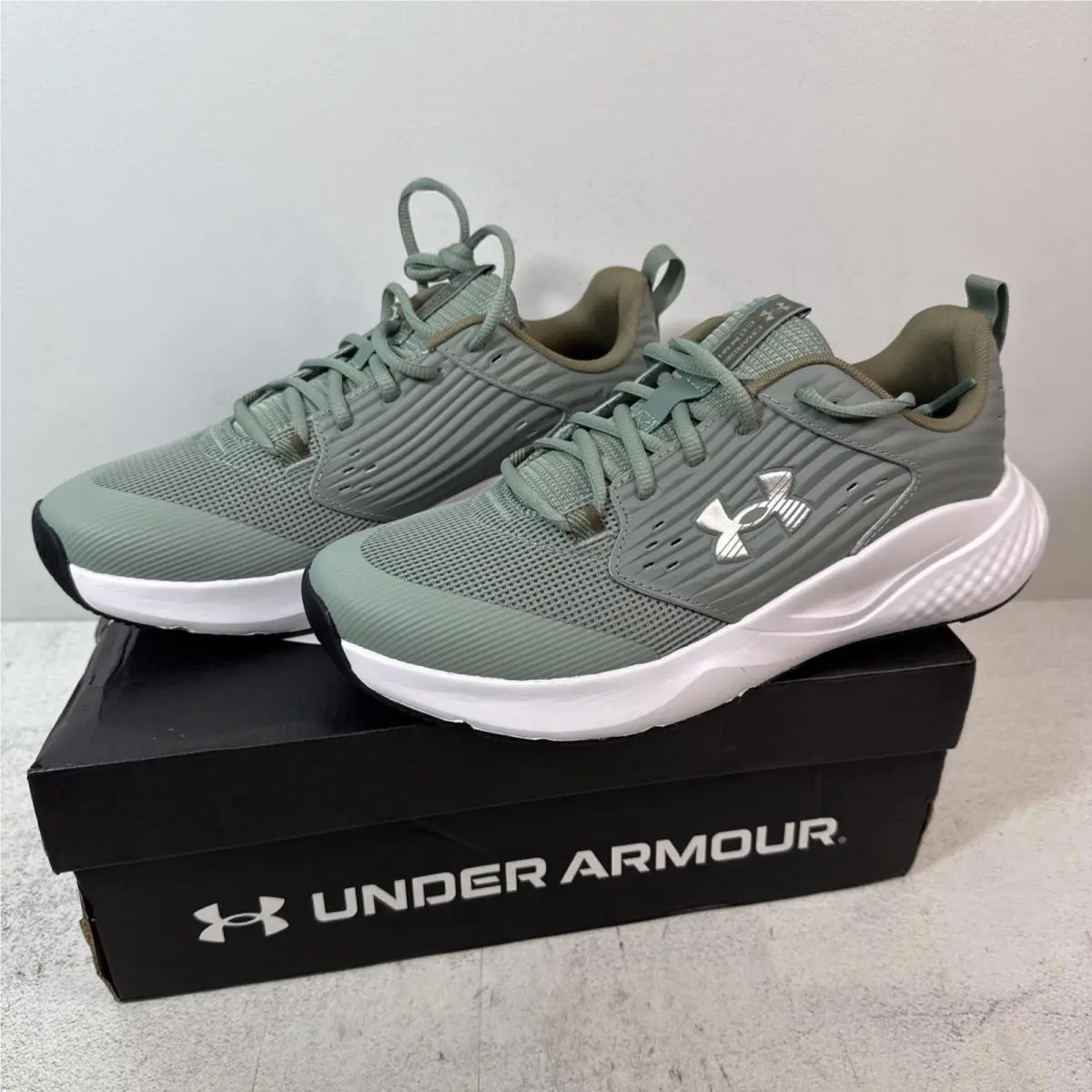 Under Armour shoes - Under Armour Charged Commit 4 - 3026017-349 - Silica Green/Metallic Silver 2